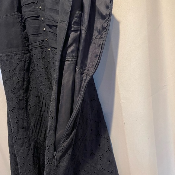 Navy Blue Guess eyelet and hook and eye dress - Picture 4 of 4